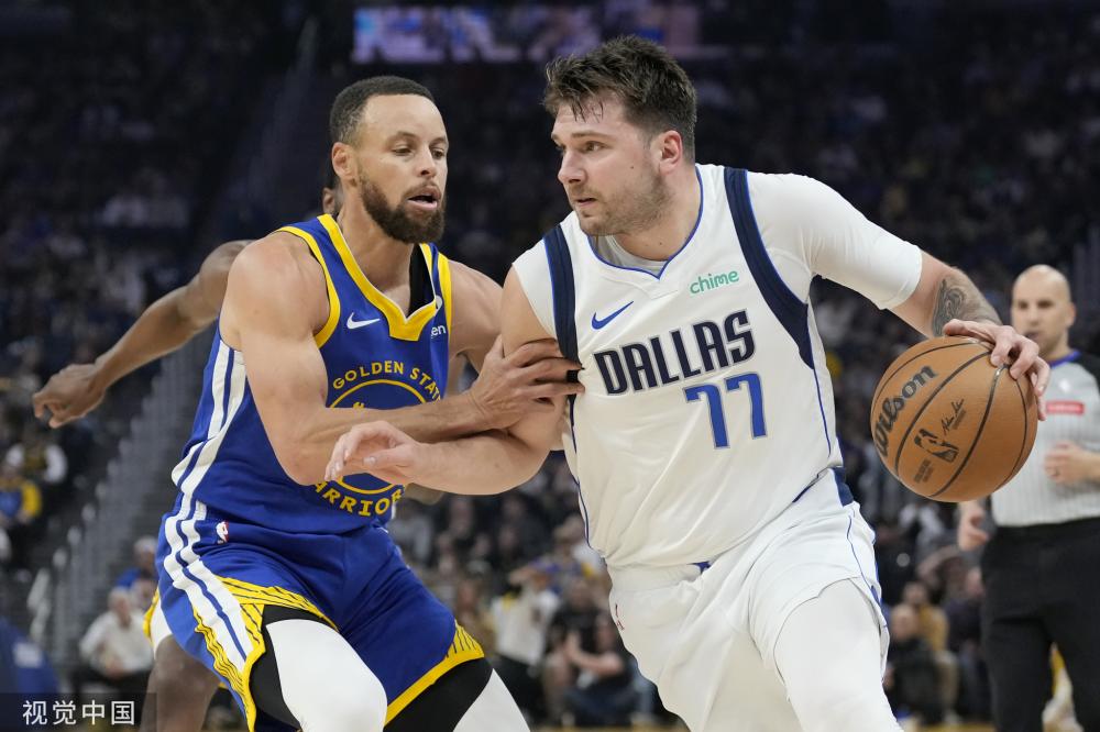 他面对一名 他面对一名