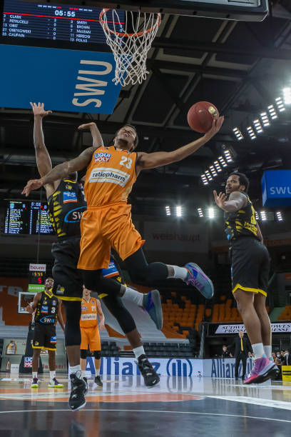 比赛中更具 比赛中更具